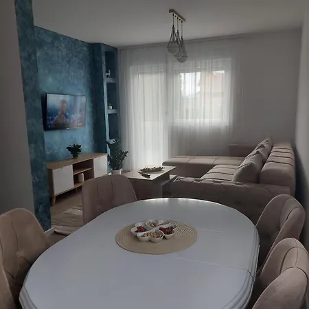 Apartment Janovic 1 *